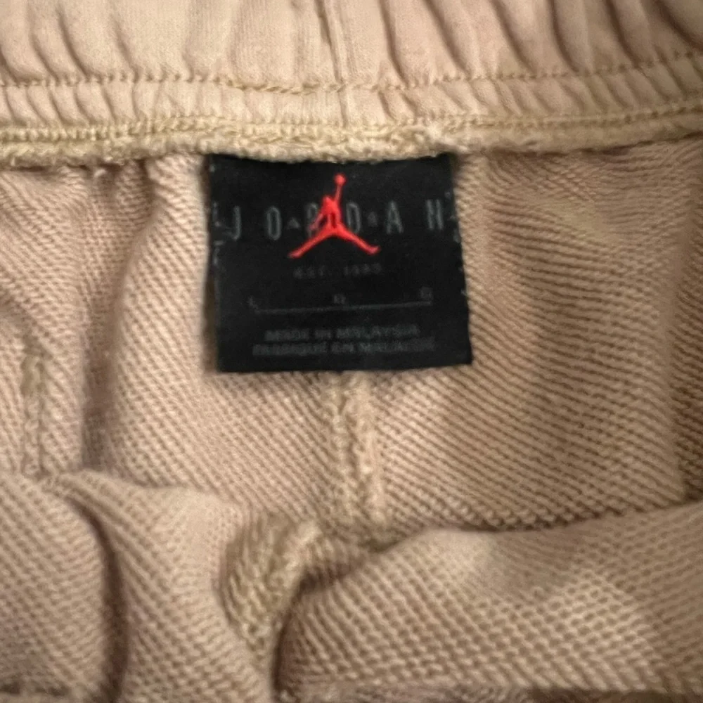 Men’s Jordan shorts.‎